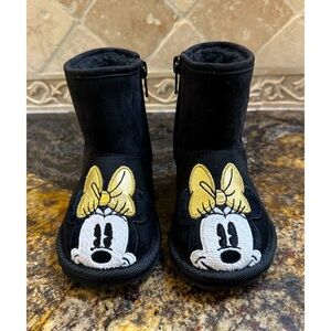 BABY GAP - MINNIE MOUSE COZY BOOTS SIZE 7 (NWOT)
